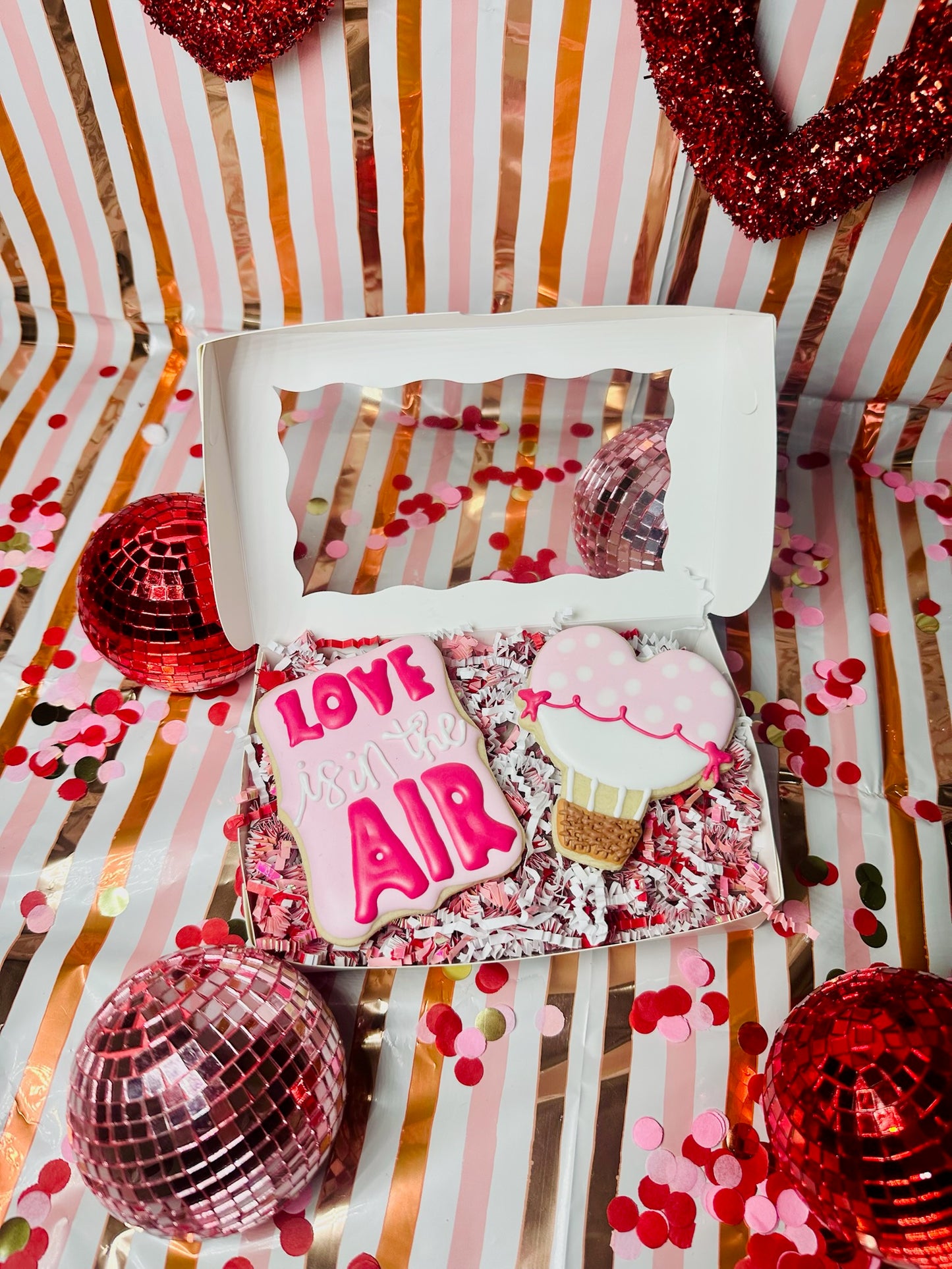 *PRE - ORDER * Love Is In The Air Cookie Set